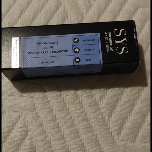 Bundle of Beauty Products - Picture 4 of 4